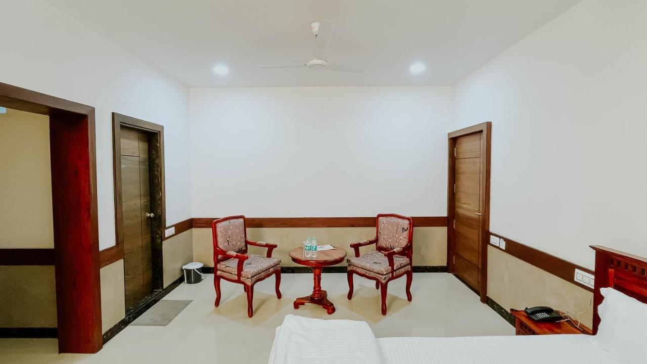 Hotel Tirth By Sonu'S Удджайн Экстерьер фото
