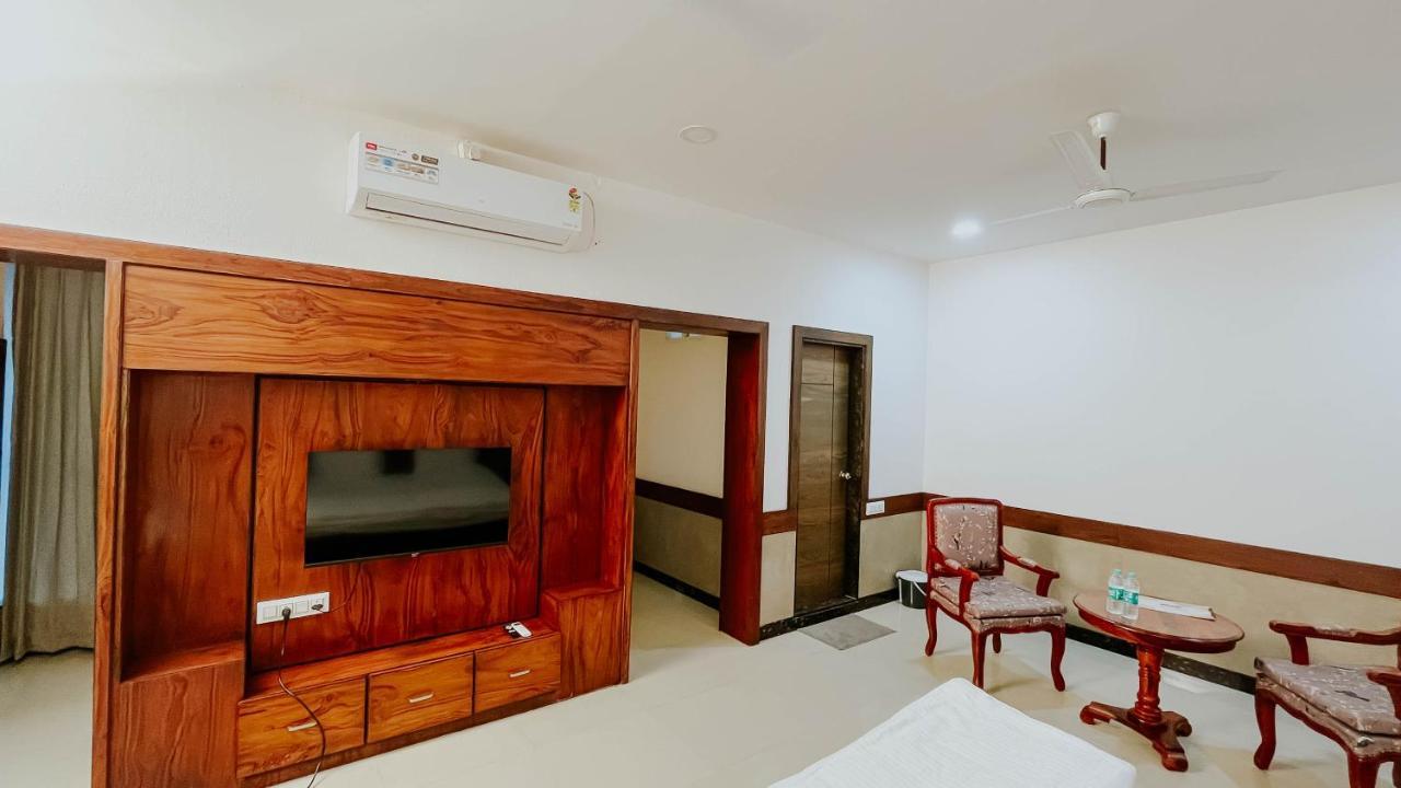 Hotel Tirth By Sonu'S Удджайн Экстерьер фото